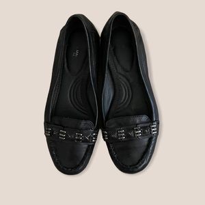 B Makowsky Women’s Leather Loafer 5.5 Black Flat